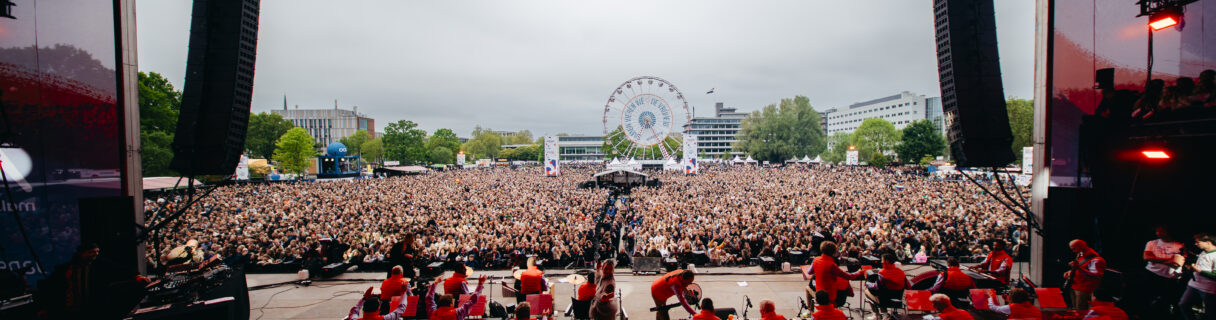 Persfoto 5 mei Zwolle 2 publiek