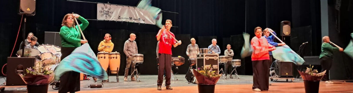 Omslagfoto Drum en Dans